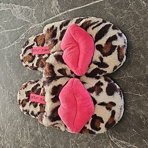 BETSEY JOHNSON Leopard With A Hot Pink Kiss